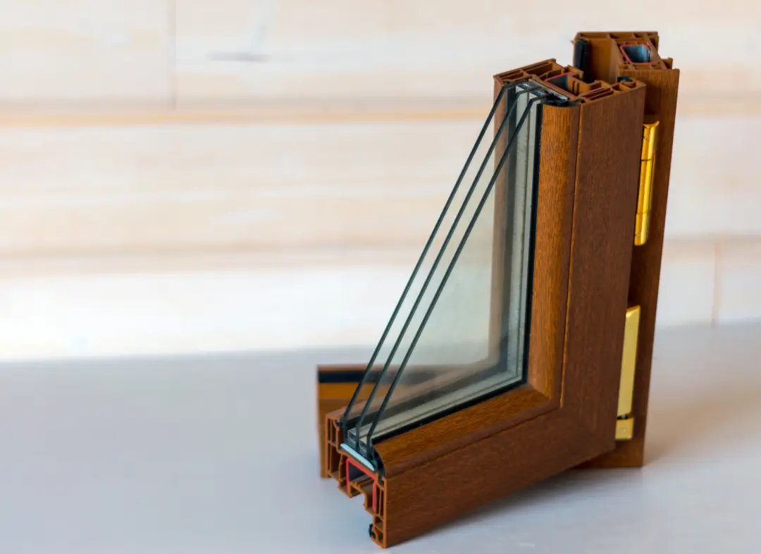 Installation de fenêtre en bois sur mesure Sommières